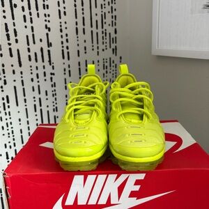 Nike Kids Sneakers in Bright Yellow